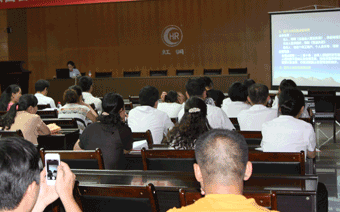 順昌縣法院深入虹潤公司開(kāi)展“法制進(jìn)企業(yè)” 活動(dòng)