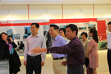 上海理工大學(xué)虹潤院士專(zhuān)家工作站成立座談會(huì )在虹潤召開(kāi)